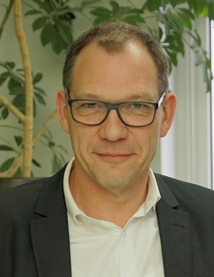 Bausachverständiger, Immobiliensachverständiger, Immobiliengutachter und Baugutachter  Jens Ullrich Pinneberg